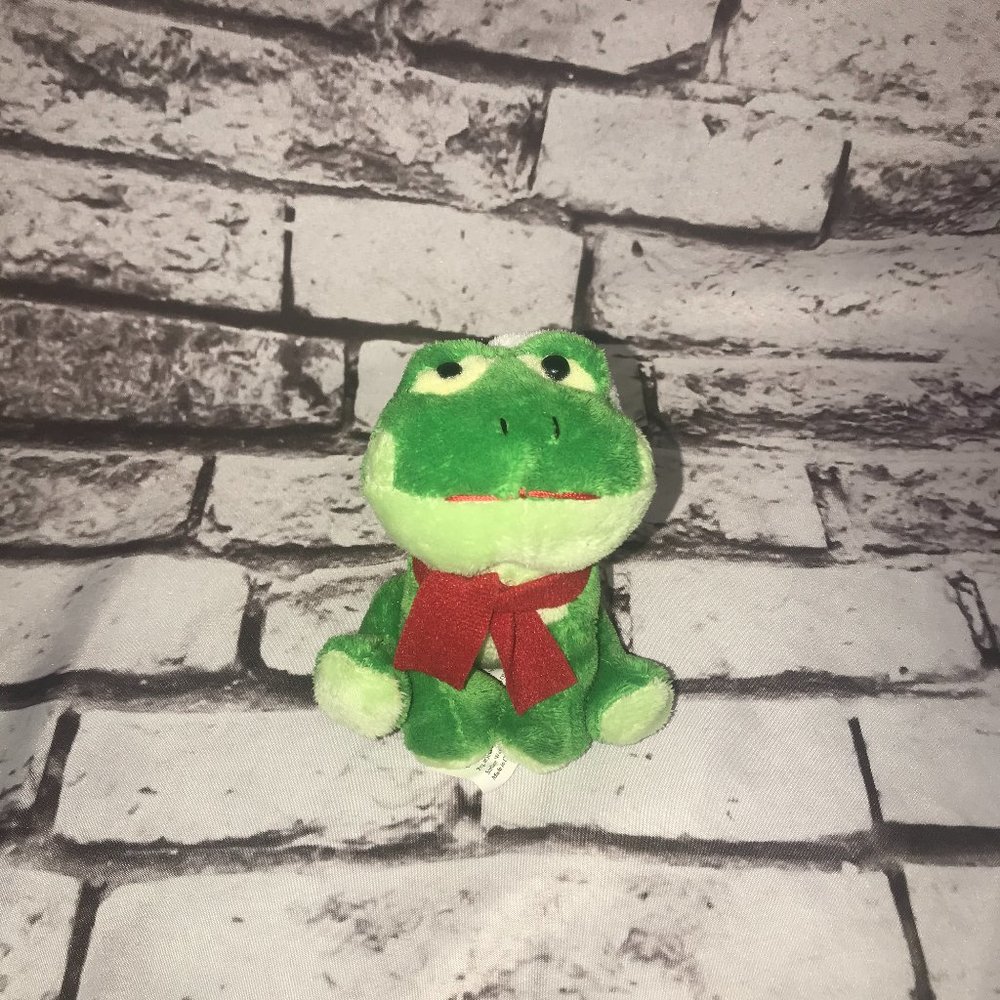 4-1/2" Fine toy Christmas frog stuffed animal